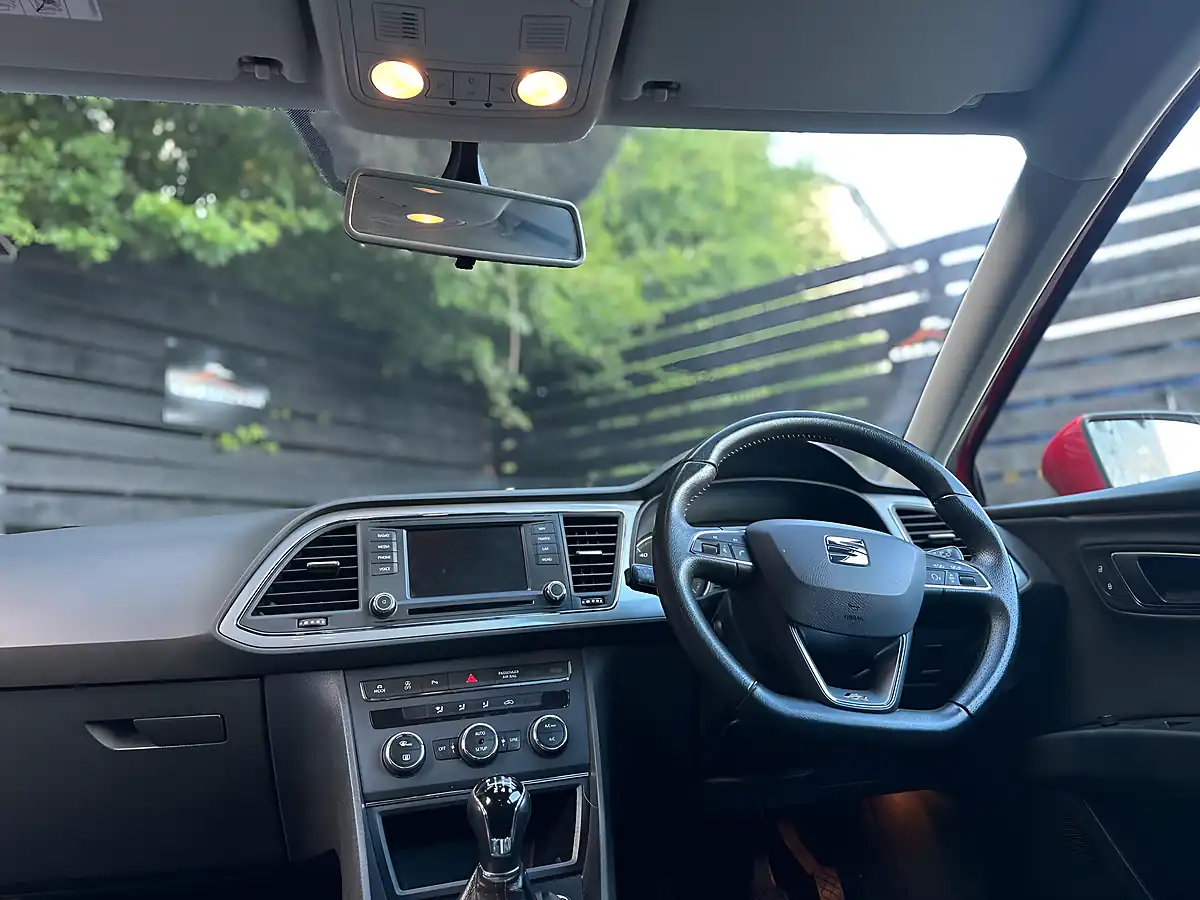 Used 2015 SEAT Leon Fr Sport Coupe Red - Interior and Exterior details 8