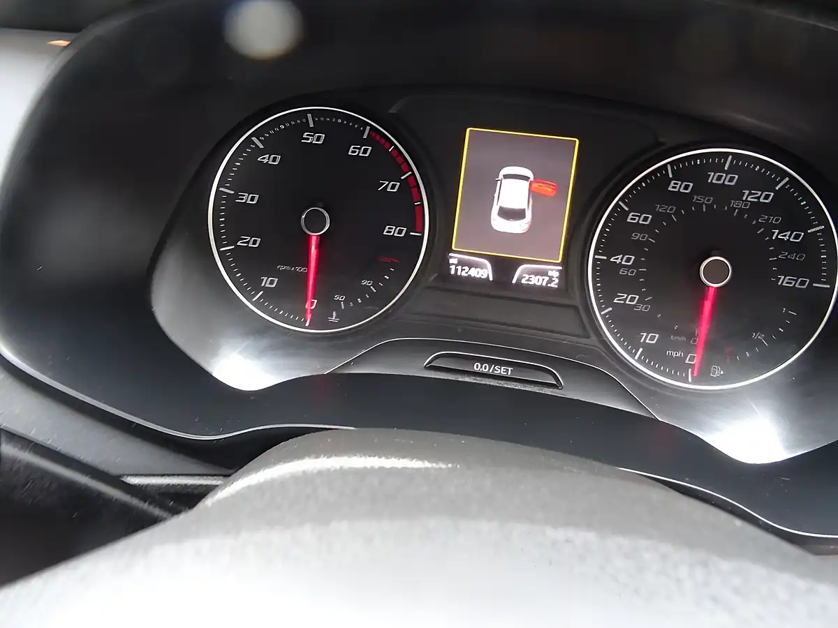 Used 2015 SEAT Leon Fr Sport Grey - Interior and Exterior details 11