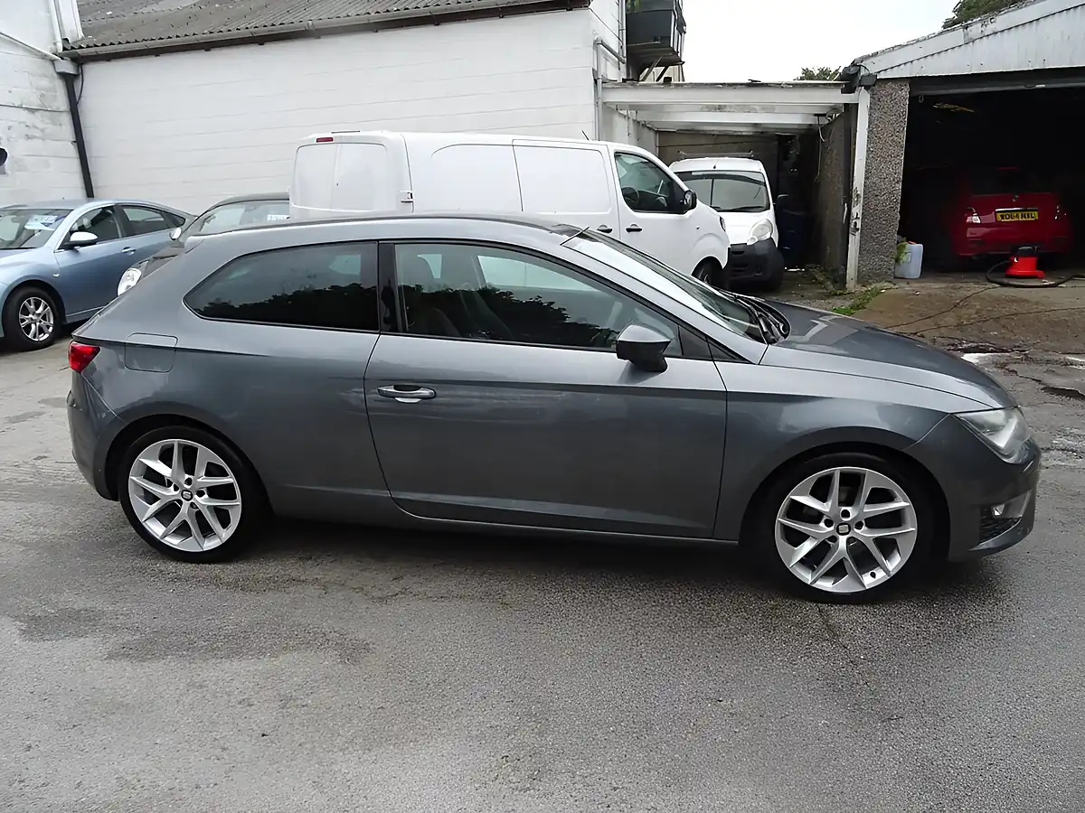 Used 2015 SEAT Leon Fr Sport Grey - Interior and Exterior details 8