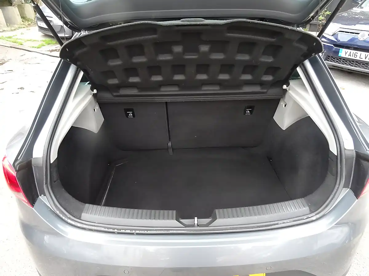 Used 2015 SEAT Leon Fr Sport Grey - Interior and Exterior details 9