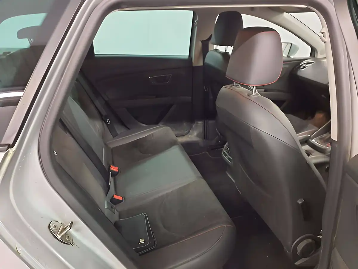 Used 2015 SEAT Leon Fr Technology Ice Silver - Interior and Exterior details 13
