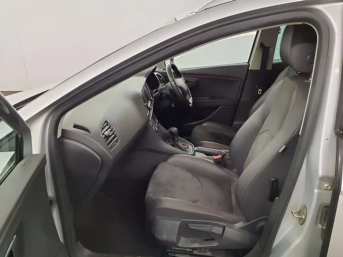 Used 2015 SEAT Leon Fr Technology Ice Silver - Interior and Exterior details 14