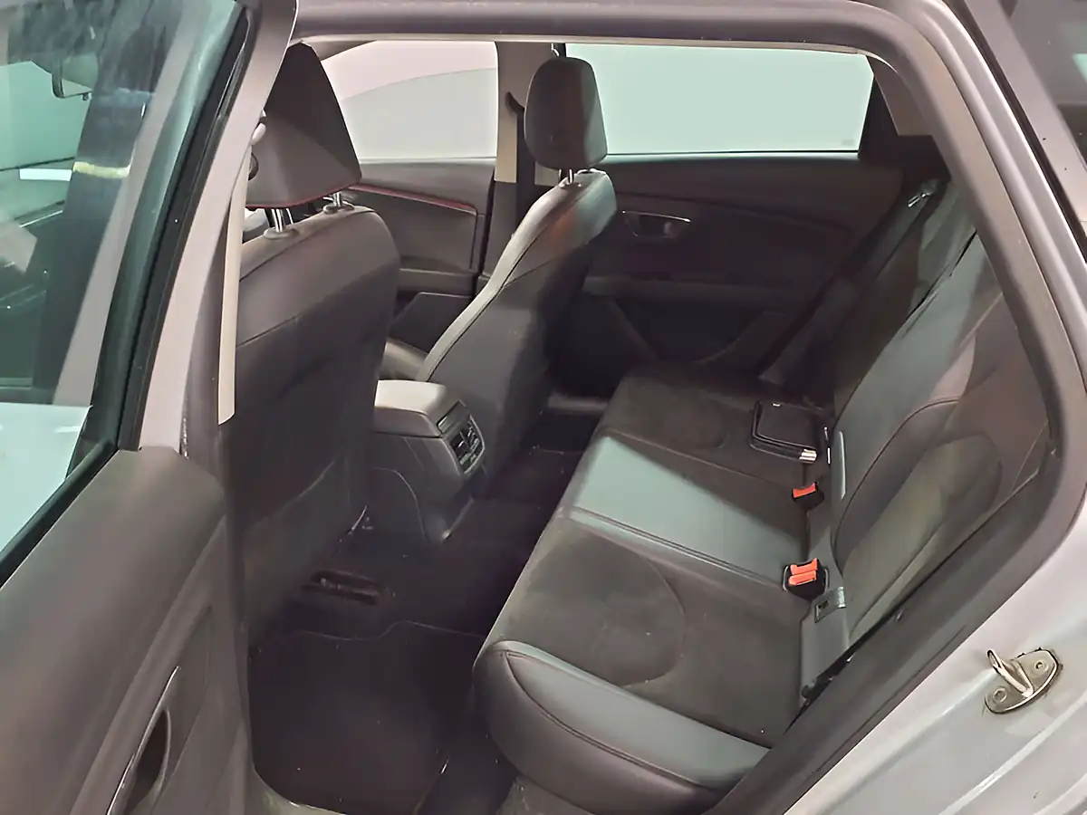 Used 2015 SEAT Leon Fr Technology Ice Silver - Interior and Exterior details 16