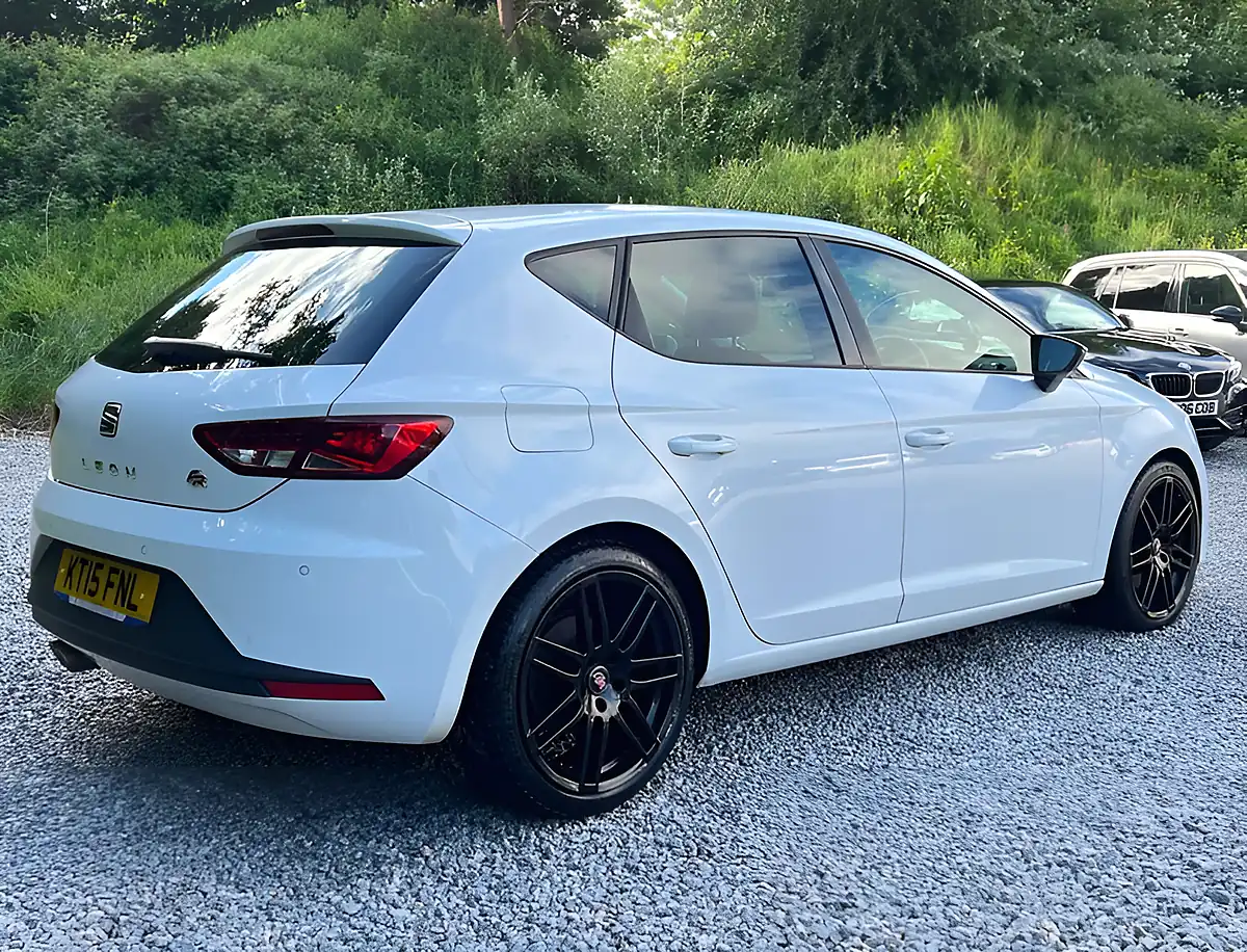 Used 2015 SEAT Leon Fr Technology White - Interior and Exterior details 3