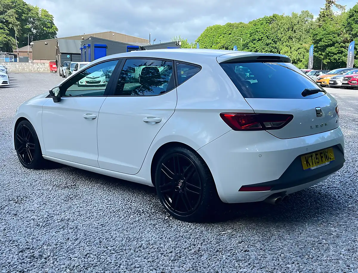 Used 2015 SEAT Leon Fr Technology White - Interior and Exterior details 5