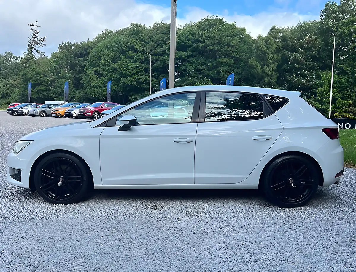 Used 2015 SEAT Leon Fr Technology White - Interior and Exterior details 6