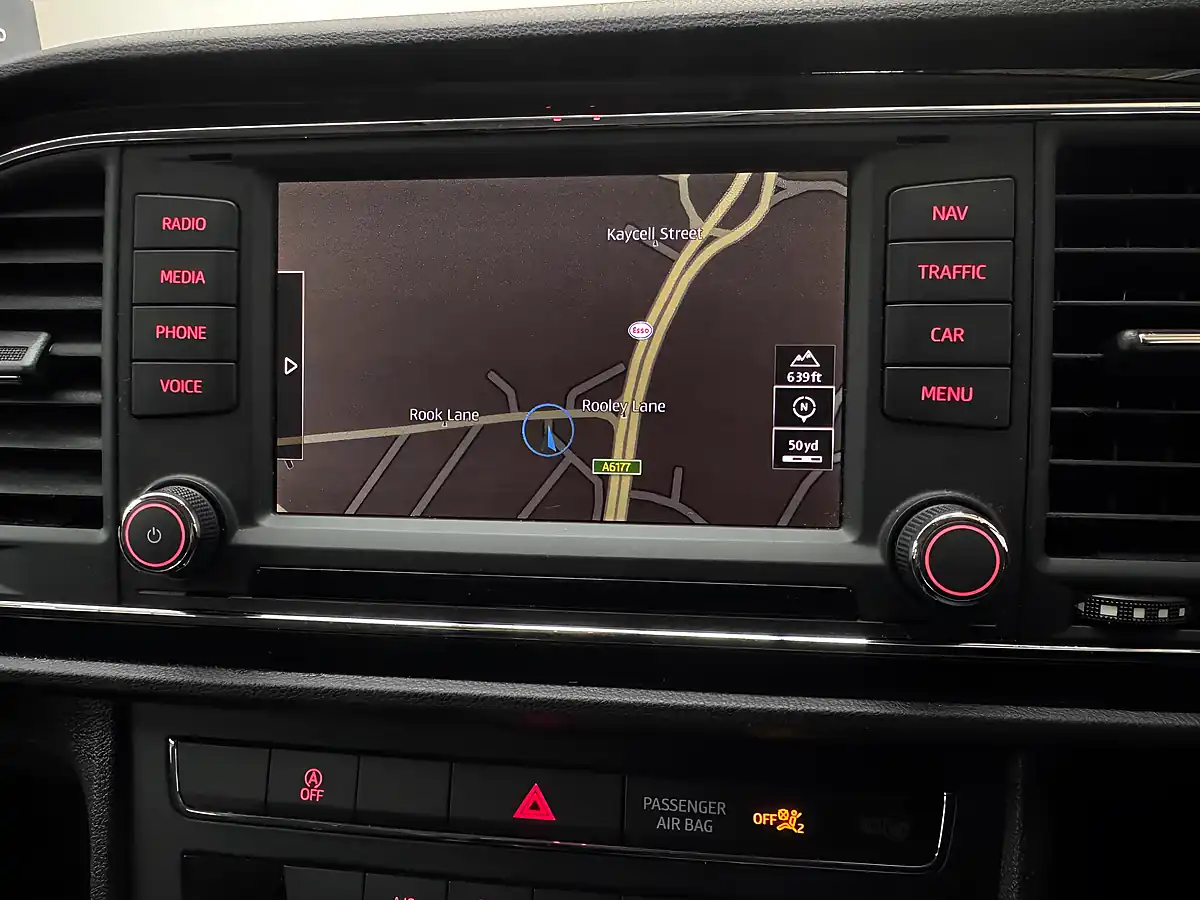 Used 2015 SEAT Leon Se Emocion Red - Interior and Exterior details 12