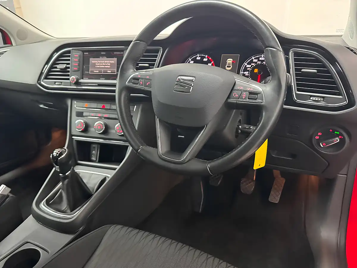 Used 2015 SEAT Leon Se Emocion Red - Interior and Exterior details 3