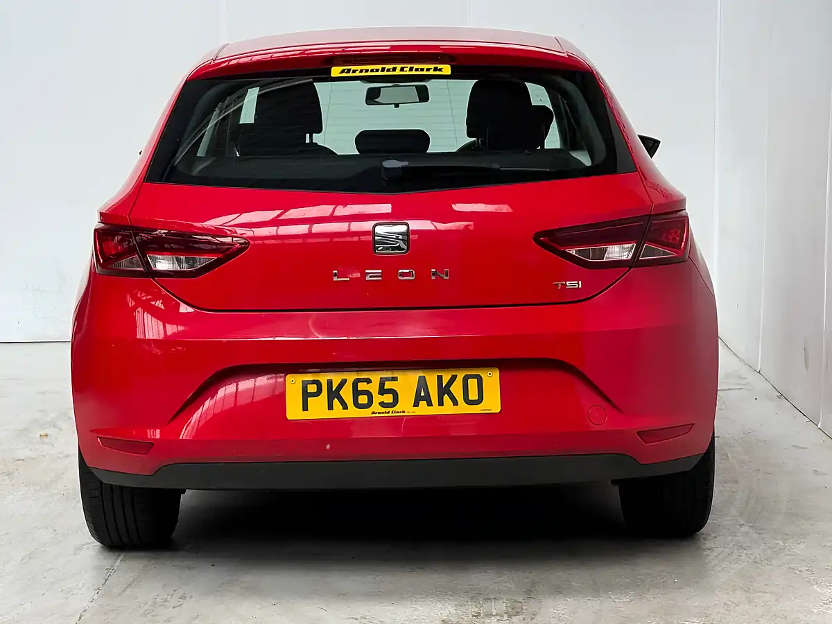 Used 2015 SEAT Leon Se Emocion Red - Interior and Exterior details 5