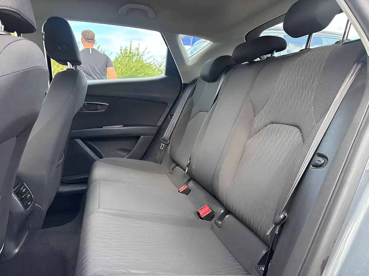Used 2015 SEAT Leon Se Grey - Interior and Exterior details 12
