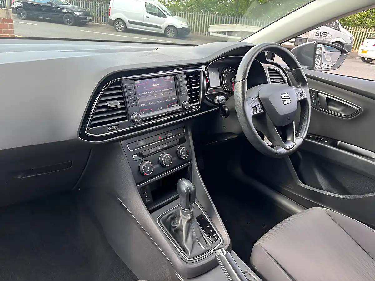 Used 2015 SEAT Leon Se Grey - Interior and Exterior details 14