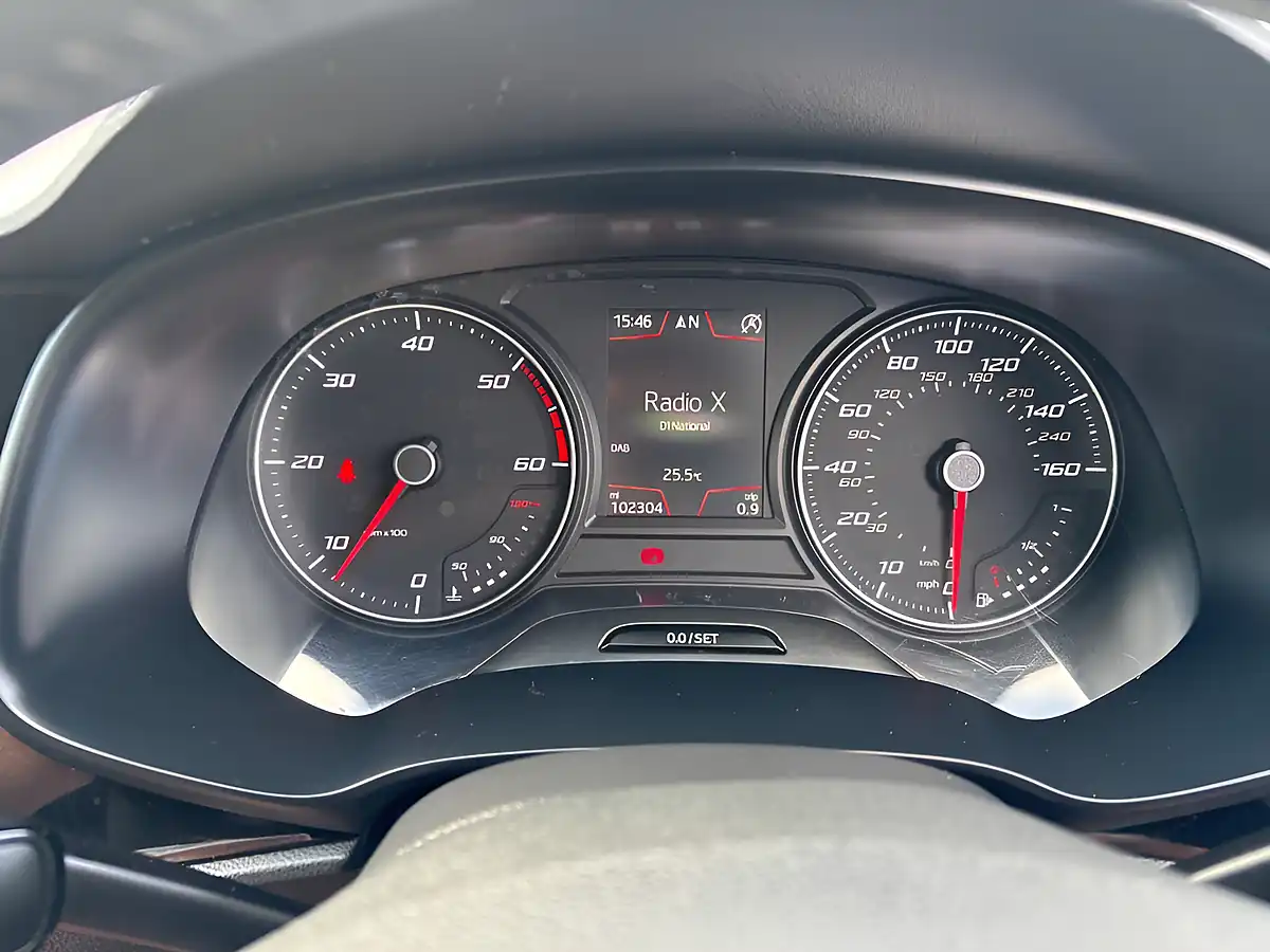 Used 2015 SEAT Leon Se Grey - Interior and Exterior details 15