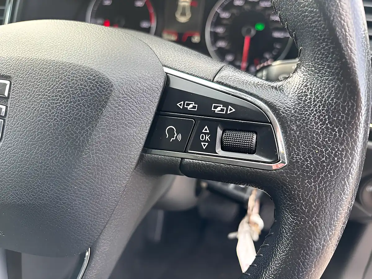 Used 2015 SEAT Leon Se Grey - Interior and Exterior details 16