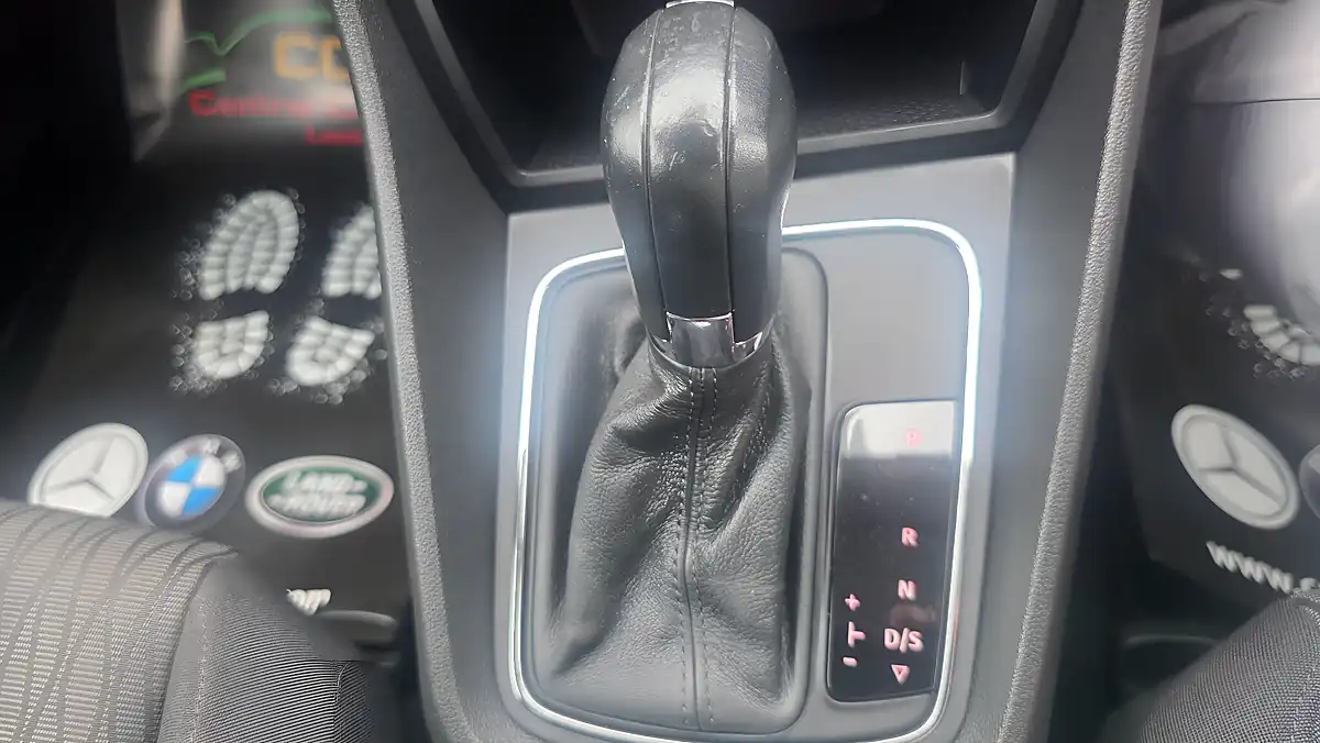Used 2015 SEAT Leon Se - Interior and Exterior details 14