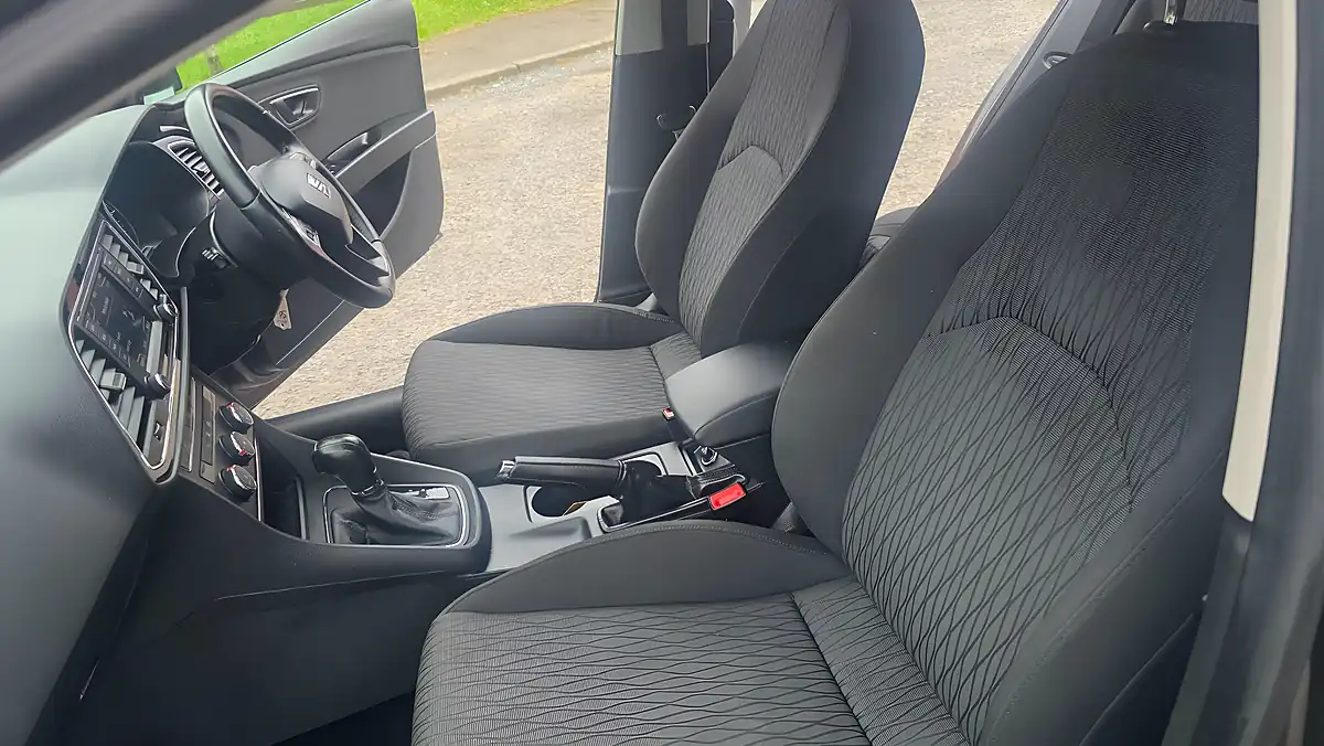 Used 2015 SEAT Leon Se - Interior and Exterior details 15