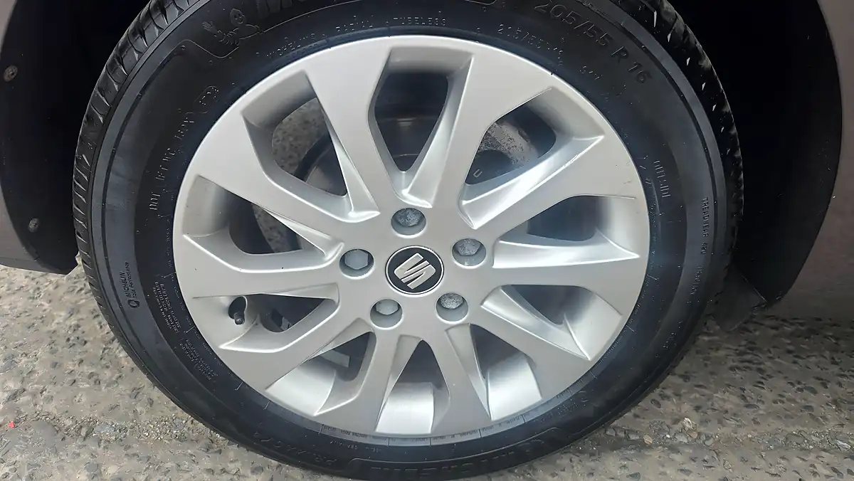 Used 2015 SEAT Leon Se - Interior and Exterior details 19