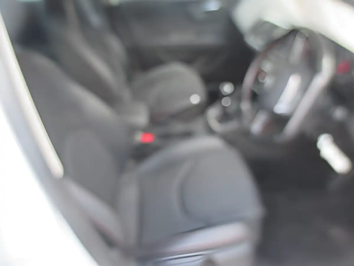 Used 2015 SEAT Leon Sport Tourer White - Interior and Exterior details 10
