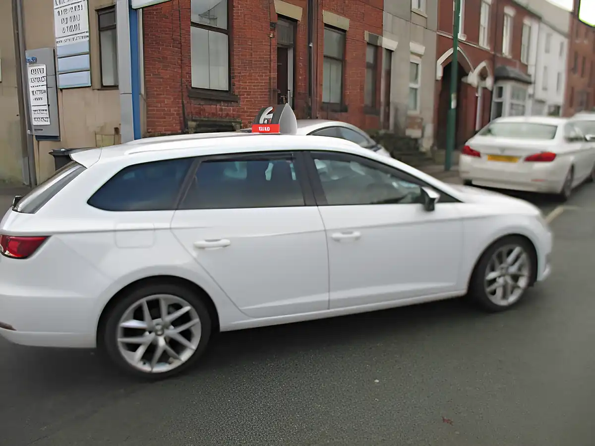 Used 2015 SEAT Leon Sport Tourer White - Interior and Exterior details 3