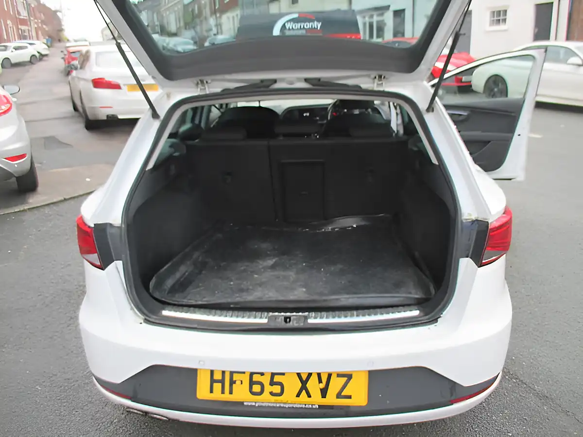 Used 2015 SEAT Leon Sport Tourer White - Interior and Exterior details 6