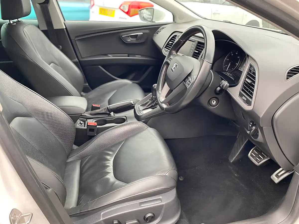 Used 2015 SEAT Leon X-Perience Se Sport White - Interior and Exterior details 12
