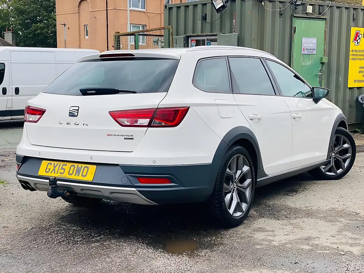 Used 2015 SEAT Leon X-Perience Se Sport White - Interior and Exterior details 7