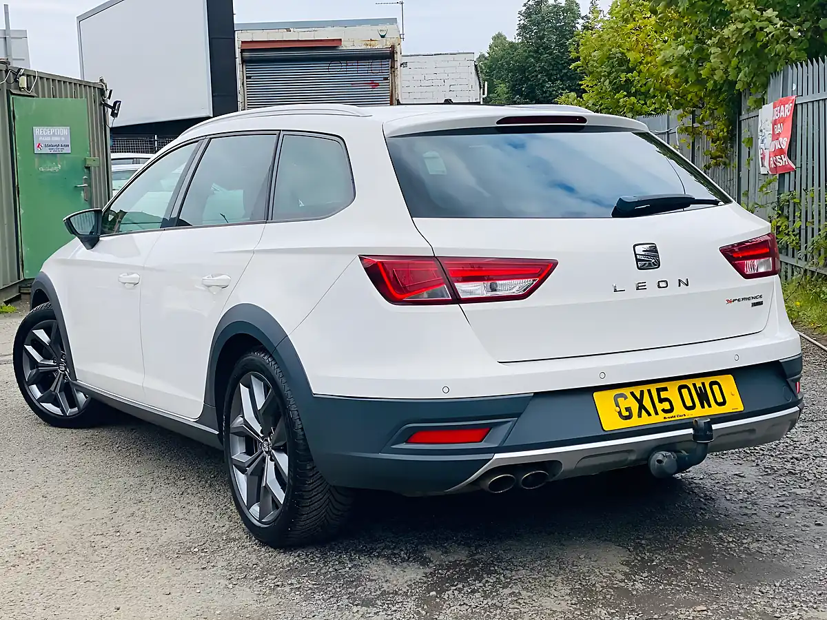 Used 2015 SEAT Leon X-Perience Se Sport White - Interior and Exterior details 9