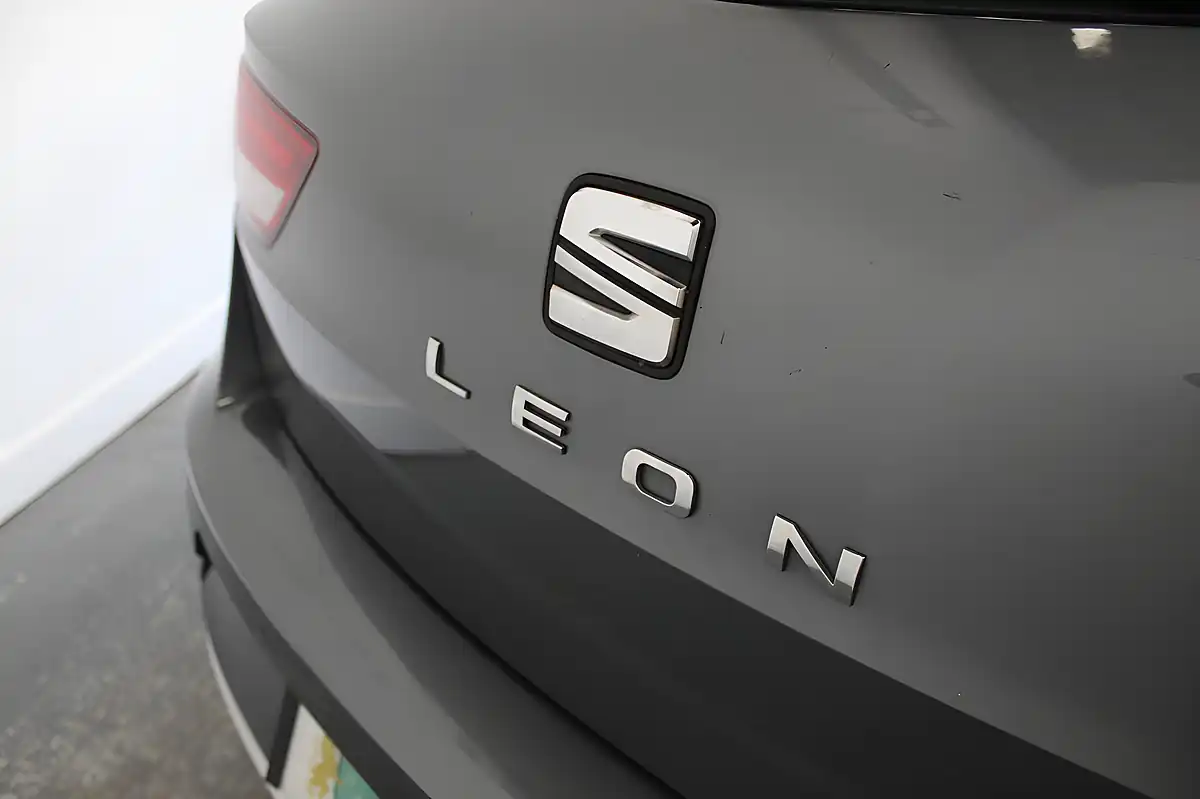 Used 2015 SEAT Leon X-Perience Se Technology Grey - Interior and Exterior details 13