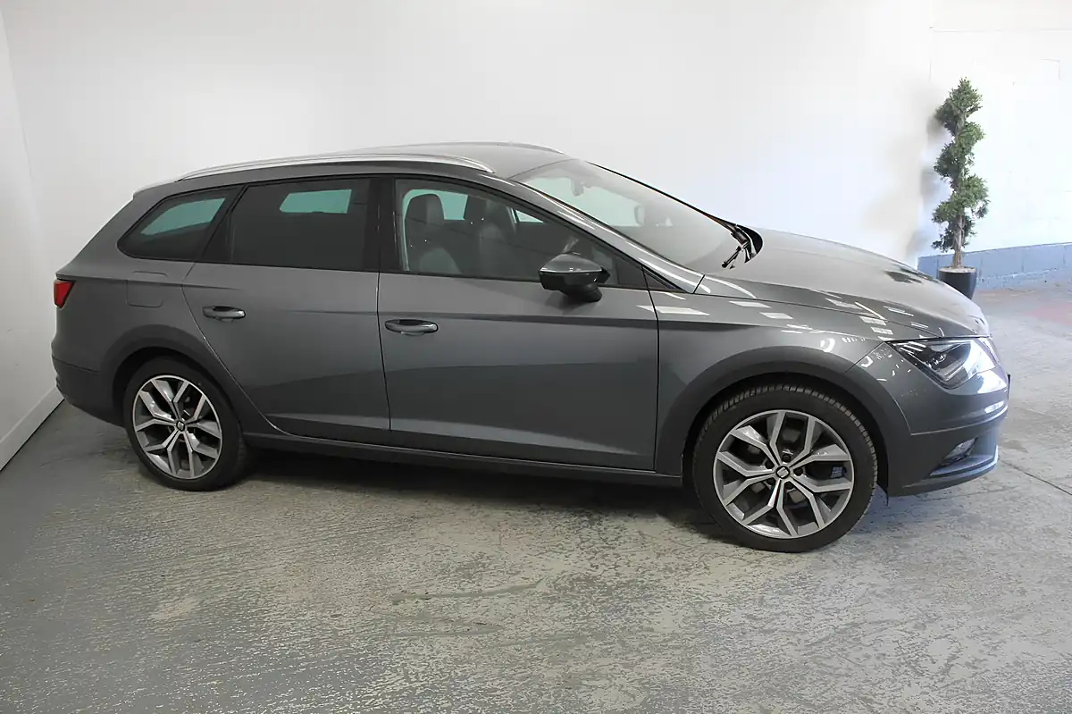 Used 2015 SEAT Leon X-Perience Se Technology Grey - Interior and Exterior details 3