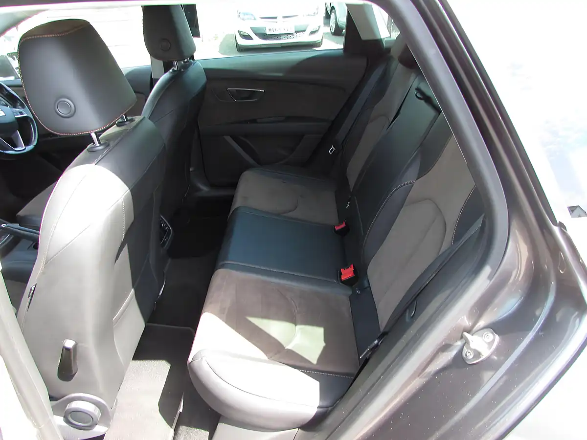 Used 2015 SEAT Leon X-Perience Se Technology Sport Tourer Grey - Interior and Exterior details 10