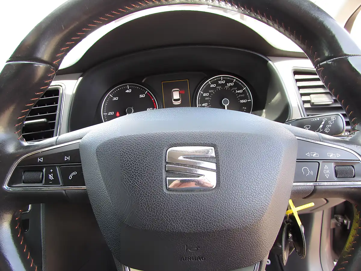 Used 2015 SEAT Leon X-Perience Se Technology Sport Tourer Grey - Interior and Exterior details 14
