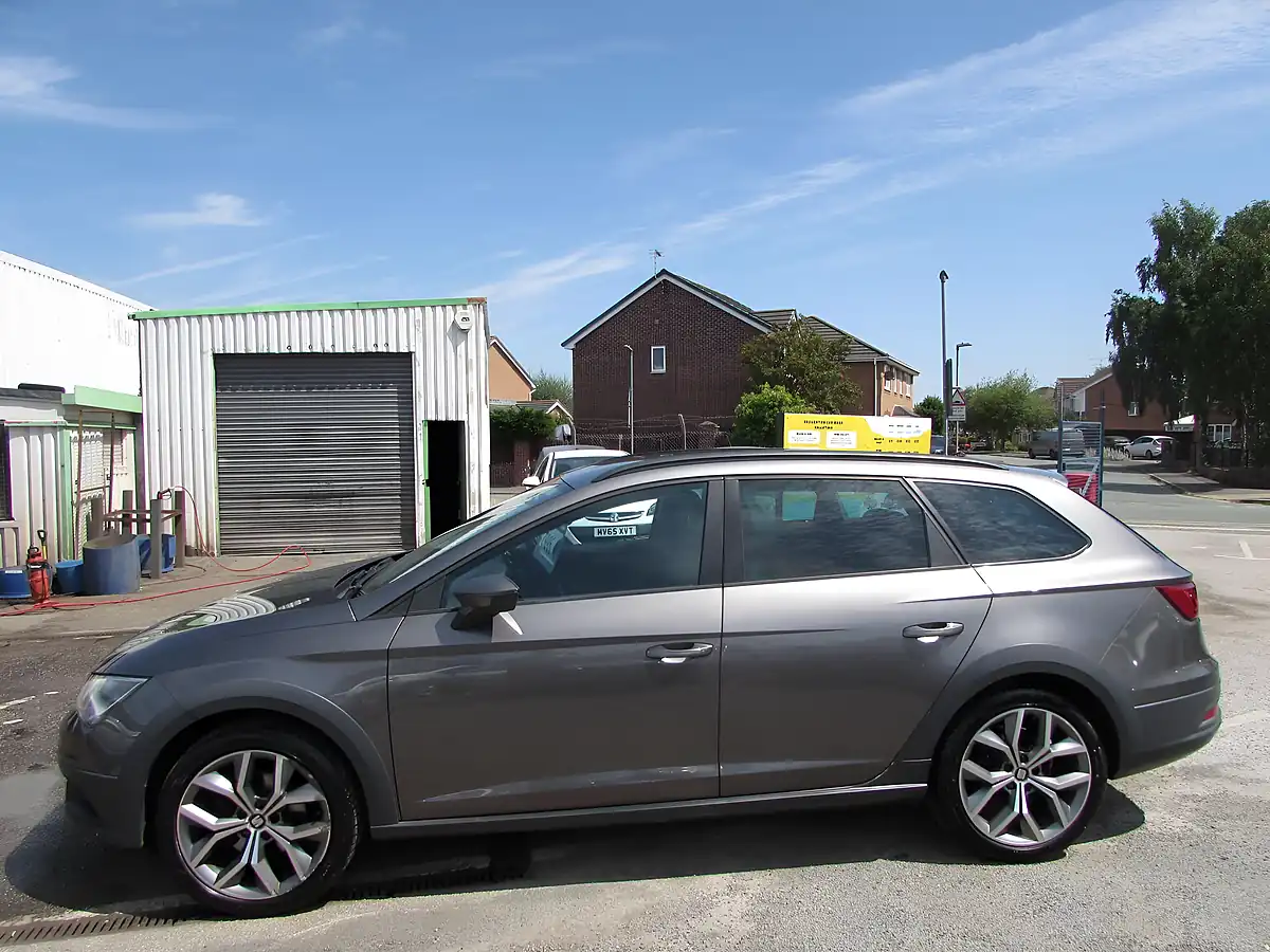 Used 2015 SEAT Leon X-Perience Se Technology Sport Tourer Grey - Interior and Exterior details 4