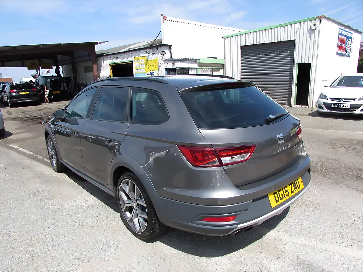 Used 2015 SEAT Leon X-Perience Se Technology Sport Tourer Grey - Interior and Exterior details 5