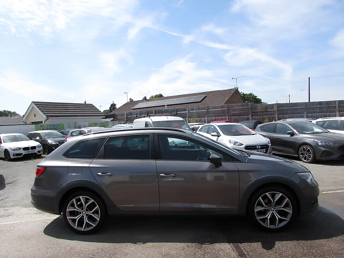Used 2015 SEAT Leon X-Perience Se Technology Sport Tourer Grey - Interior and Exterior details 8