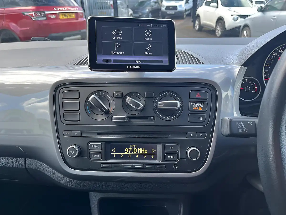 Used 2015 SEAT Mii I Tech White - Interior and Exterior details 15