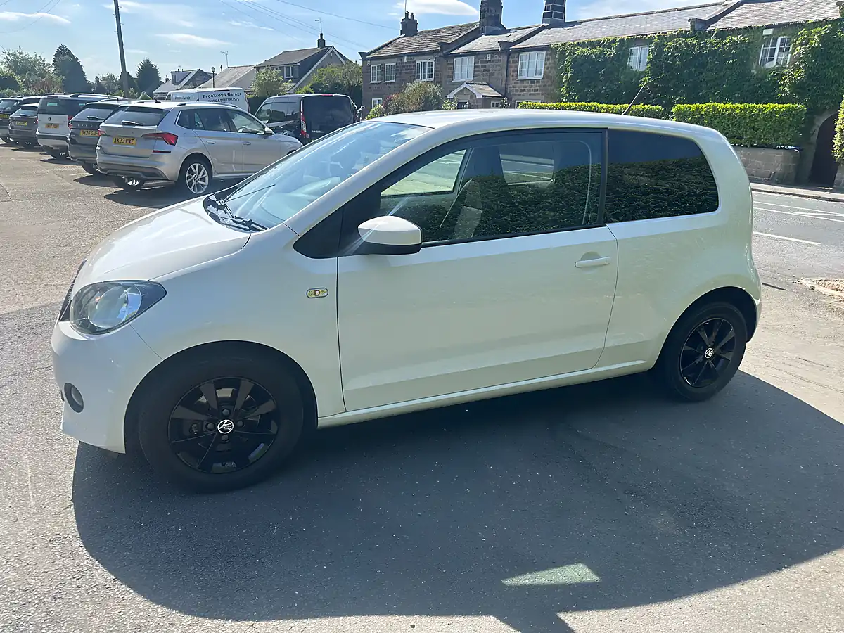 Used 2015 Skoda Citigo Se L White - Interior and Exterior details 4