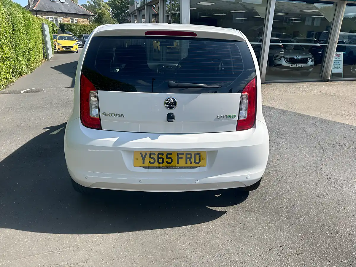 Used 2015 Skoda Citigo Se L White - Interior and Exterior details 6