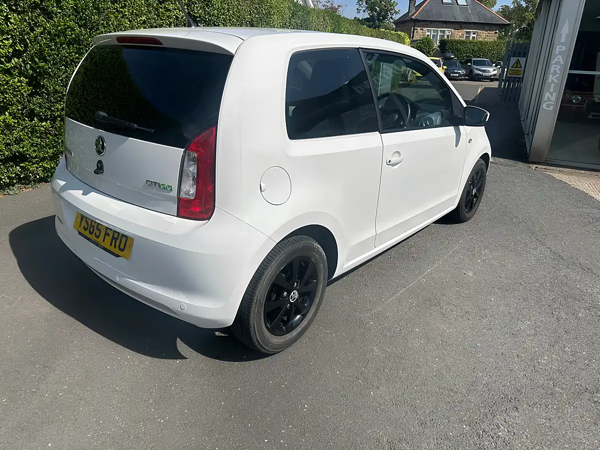 Used 2015 Skoda Citigo Se L White - Interior and Exterior details 7