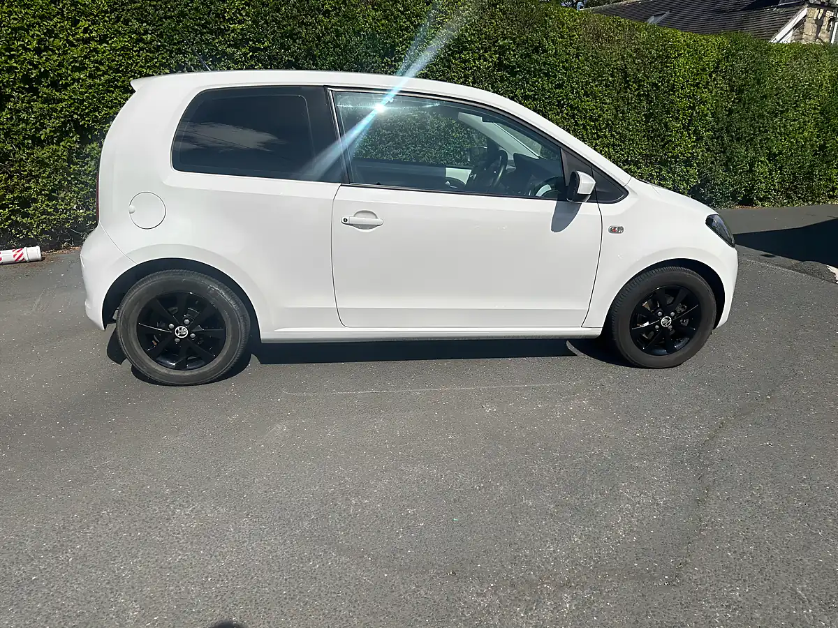Used 2015 Skoda Citigo Se L White - Interior and Exterior details 8
