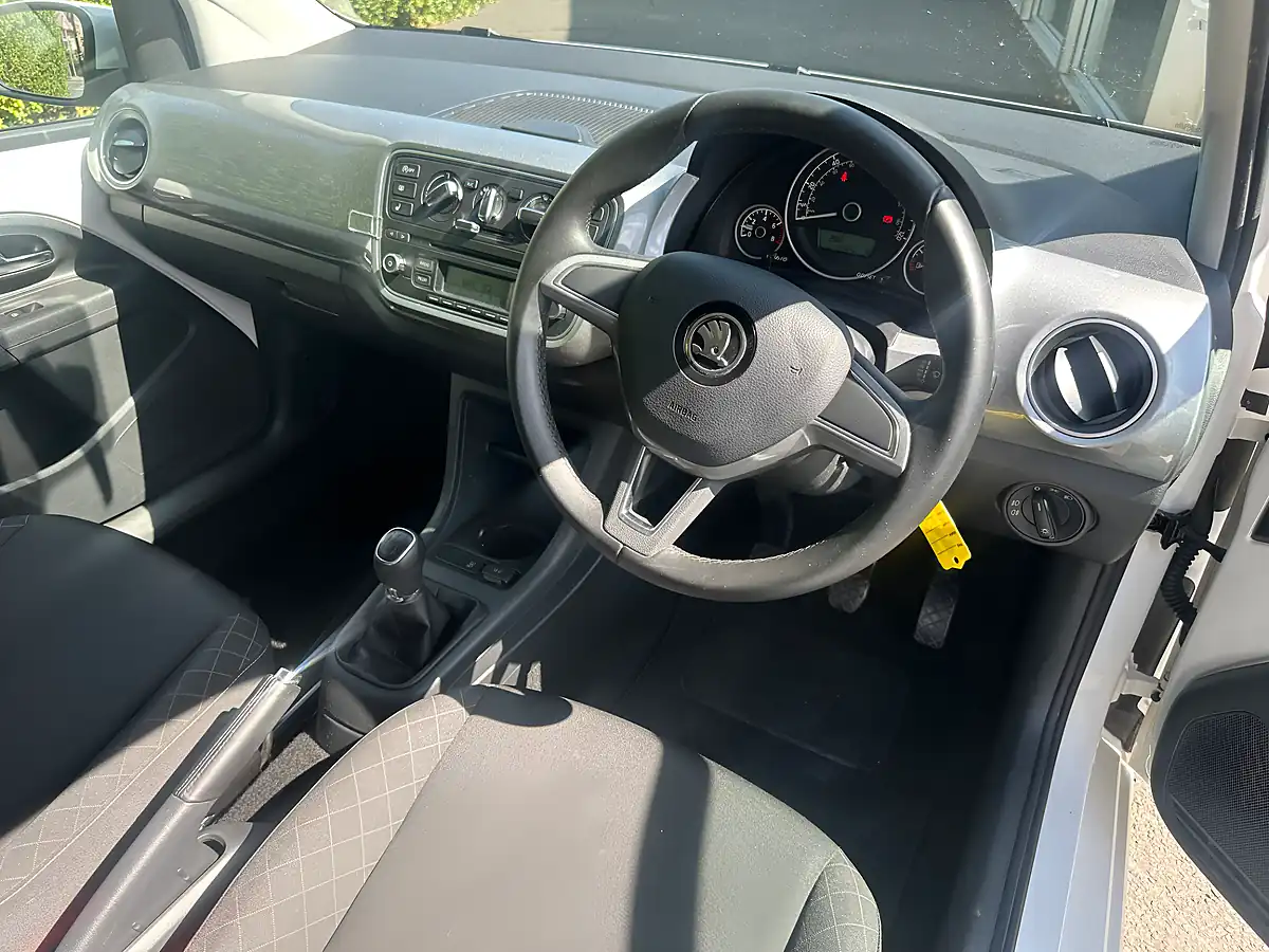 Used 2015 Skoda Citigo Se L White - Interior and Exterior details 9