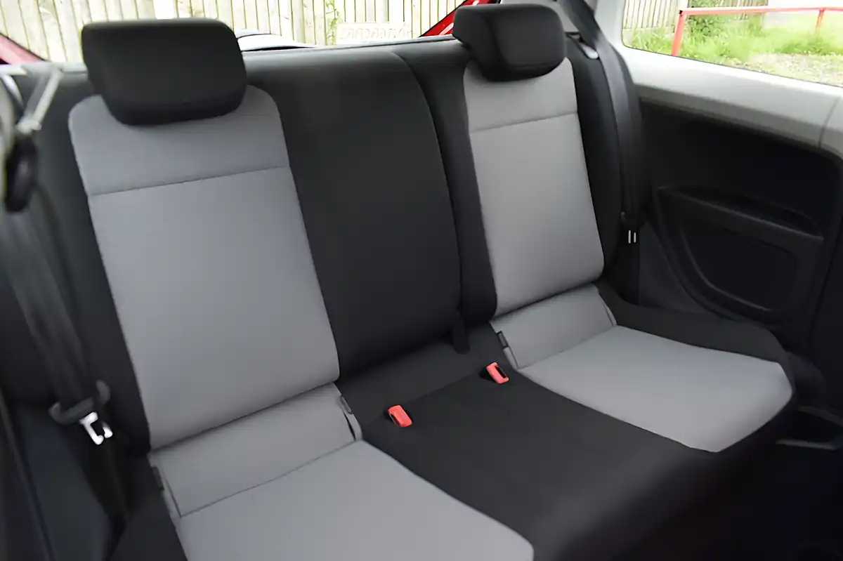 Used 2015 Skoda Citigo Se Red - Interior and Exterior details 11