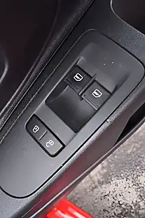 Used 2015 Skoda Citigo Se Red - Interior and Exterior details 12