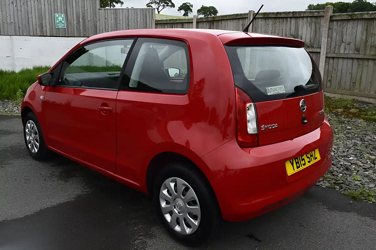 Used 2015 Skoda Citigo Se Red - Interior and Exterior details 13
