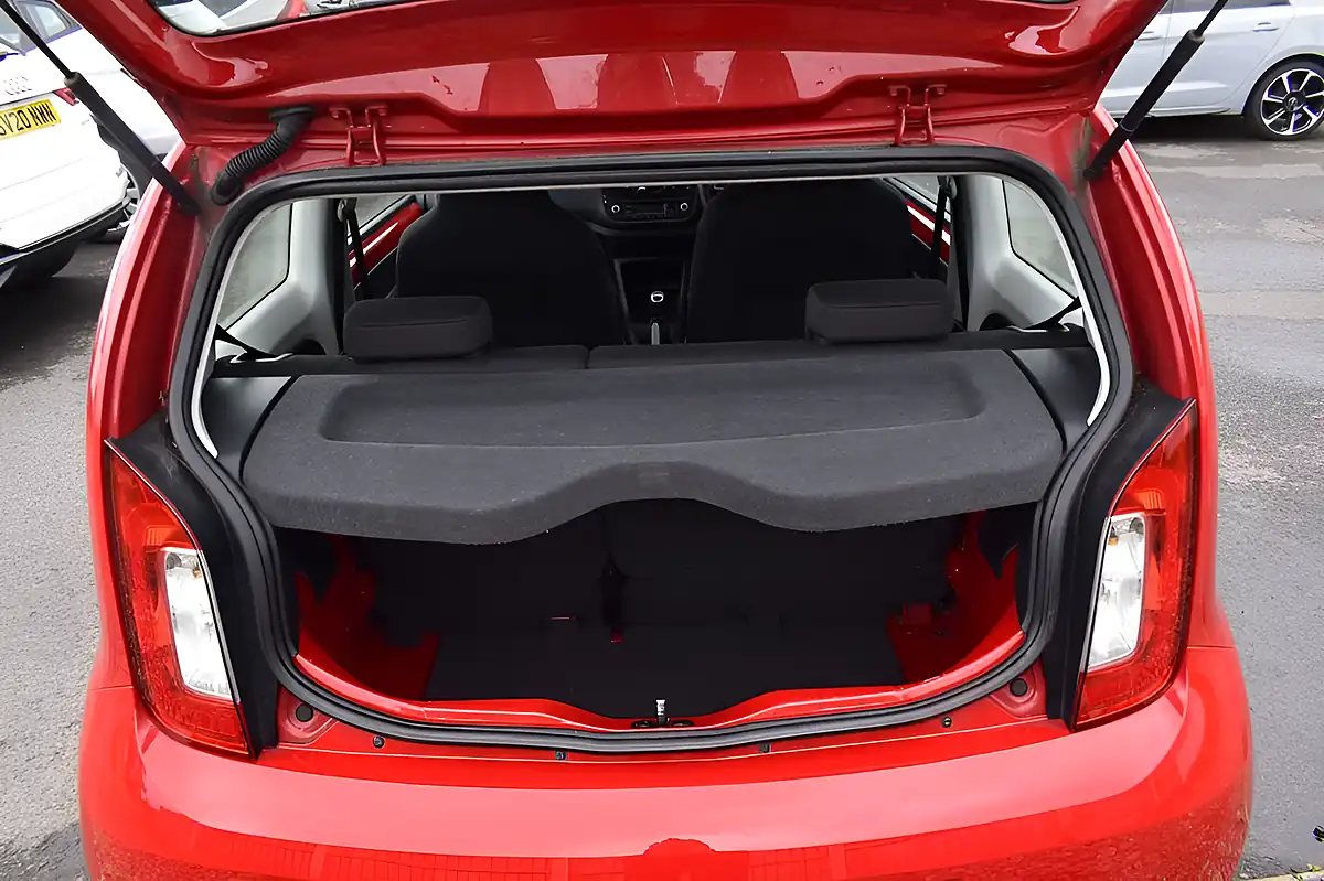 Used 2015 Skoda Citigo Se Red - Interior and Exterior details 15