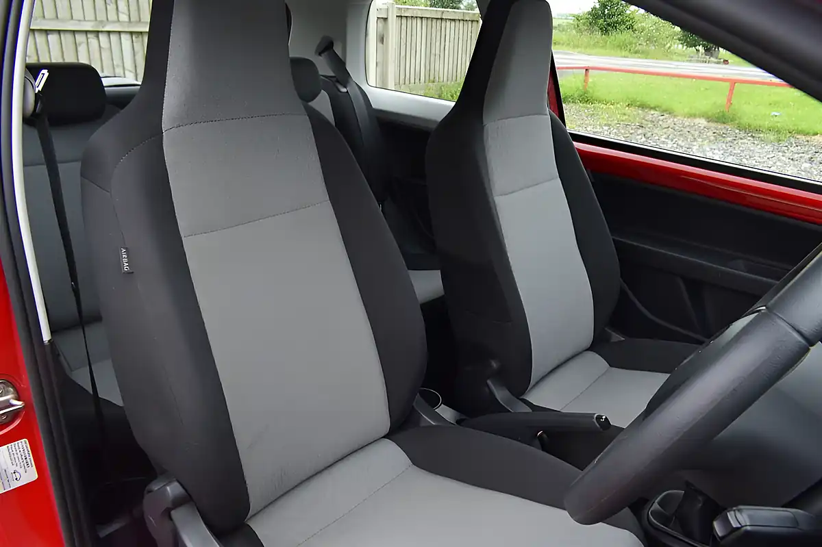 Used 2015 Skoda Citigo Se Red - Interior and Exterior details 8