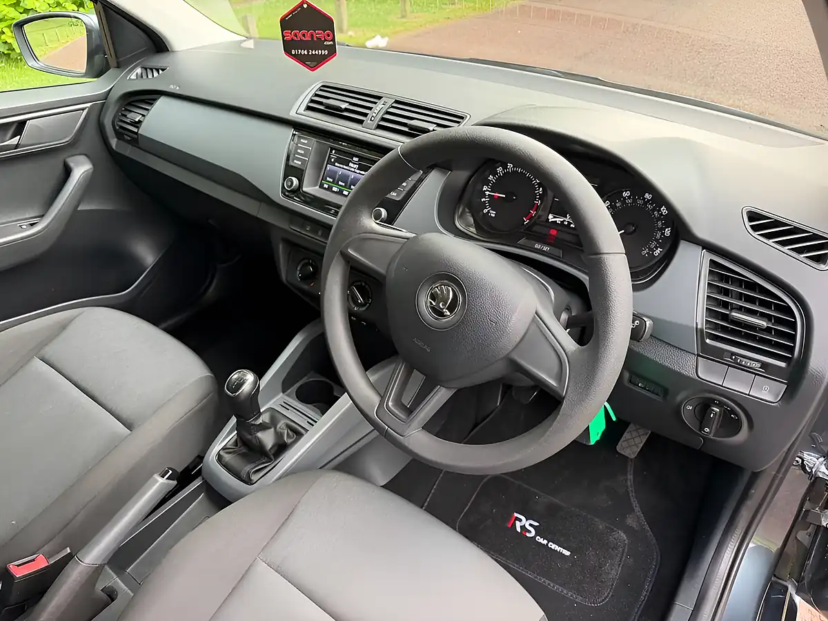 Used 2015 Skoda Fabia S Grey - Interior and Exterior details 11