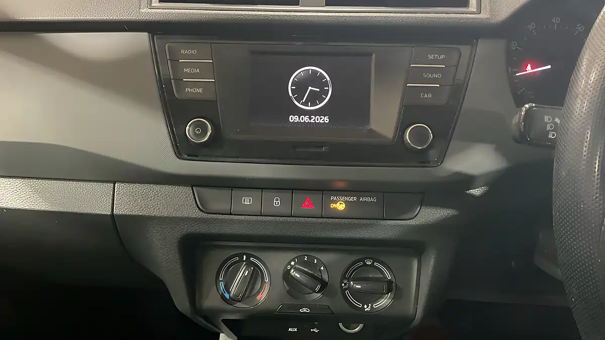 Used 2015 Skoda Fabia S Red - Interior and Exterior details 12