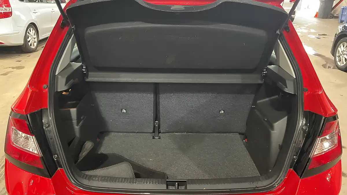 Used 2015 Skoda Fabia S Red - Interior and Exterior details 8