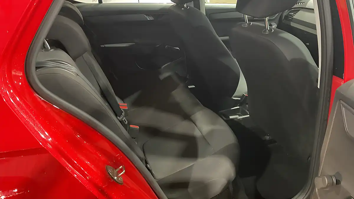 Used 2015 Skoda Fabia S Red - Interior and Exterior details 9