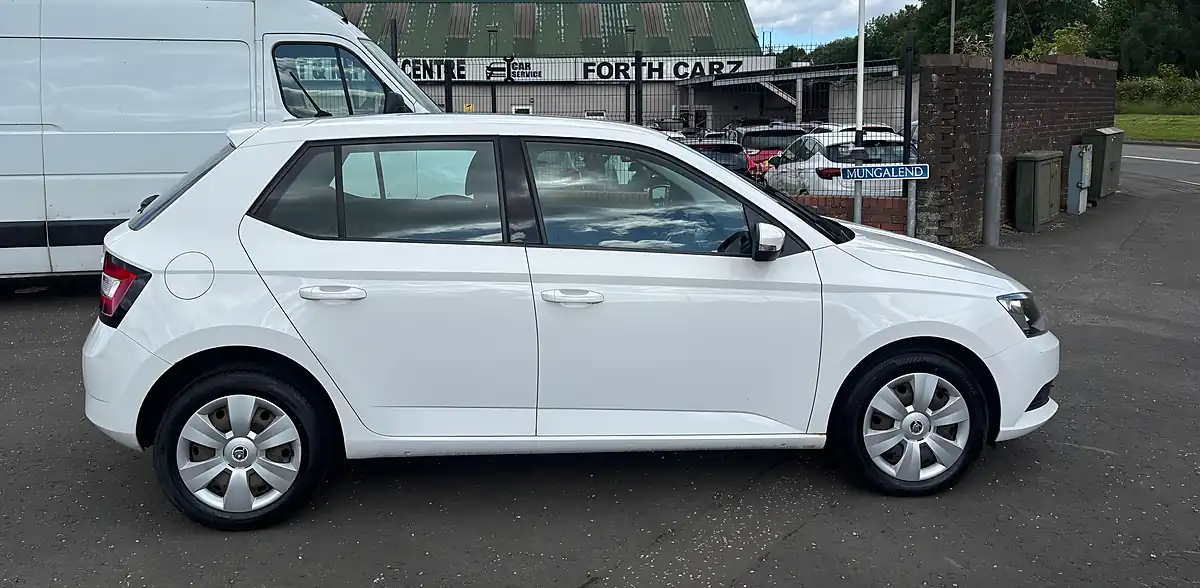 Used 2015 Skoda Fabia S White - Interior and Exterior details 3