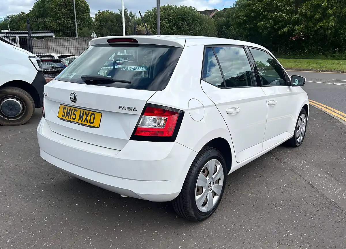 Used 2015 Skoda Fabia S White - Interior and Exterior details 4